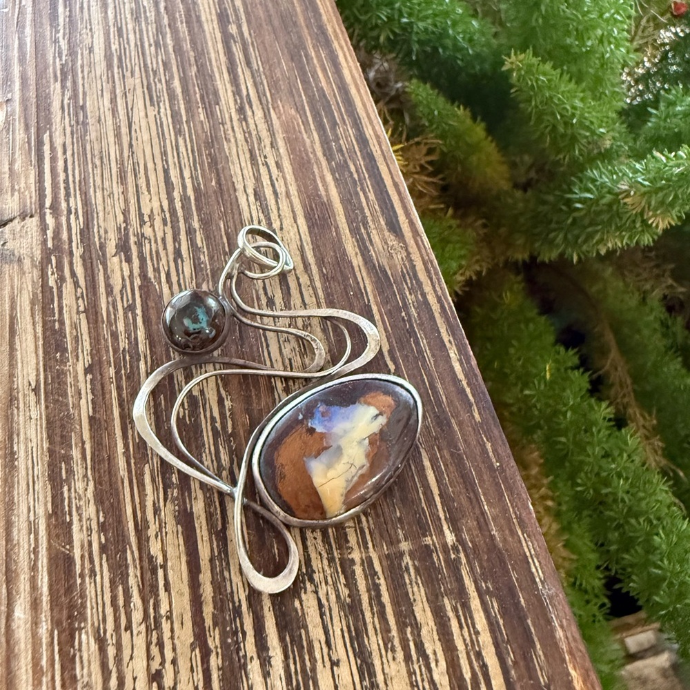 Labradorite Pendant - Picture 3 of 3